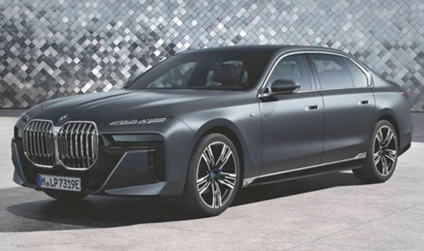 BMW i7 M70, 740d M Sport car