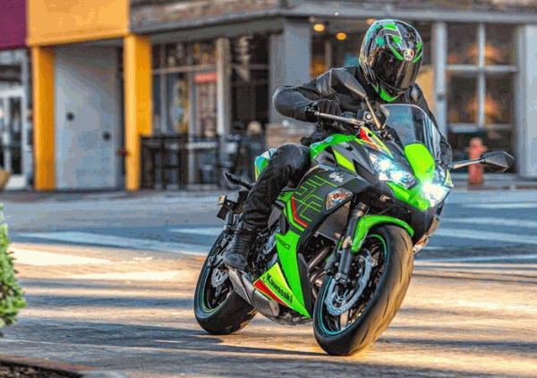 Rs 60,000 off on Kawasaki bikes