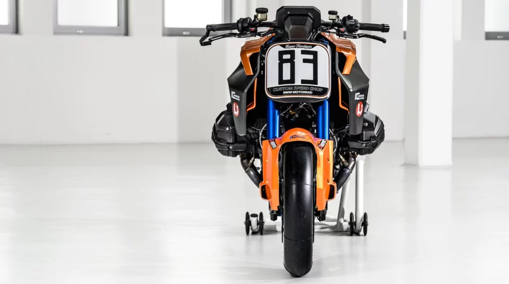 BMW R 1300 R Superhooligan