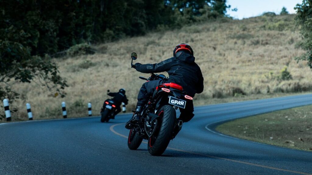 2026 royal enfield guerrilla 450 back