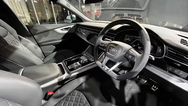 Audi SQ8 interior