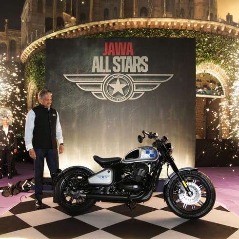 Jawa 42 Bobber All Stars Edition