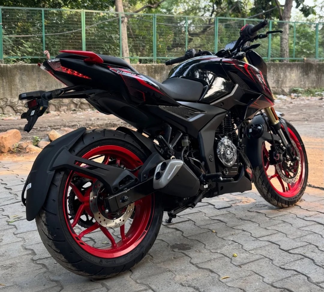 Bajaj Pulsar N250SS
